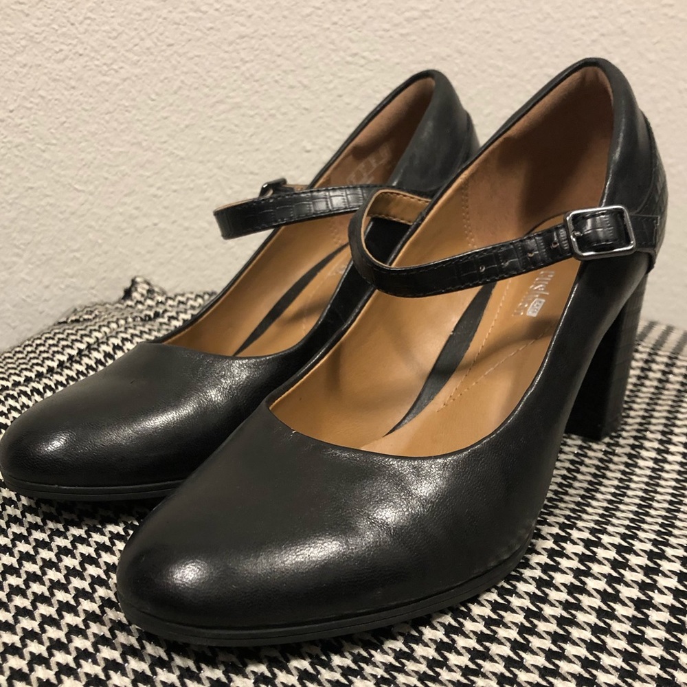 Black leather and faux croc Mary Jane